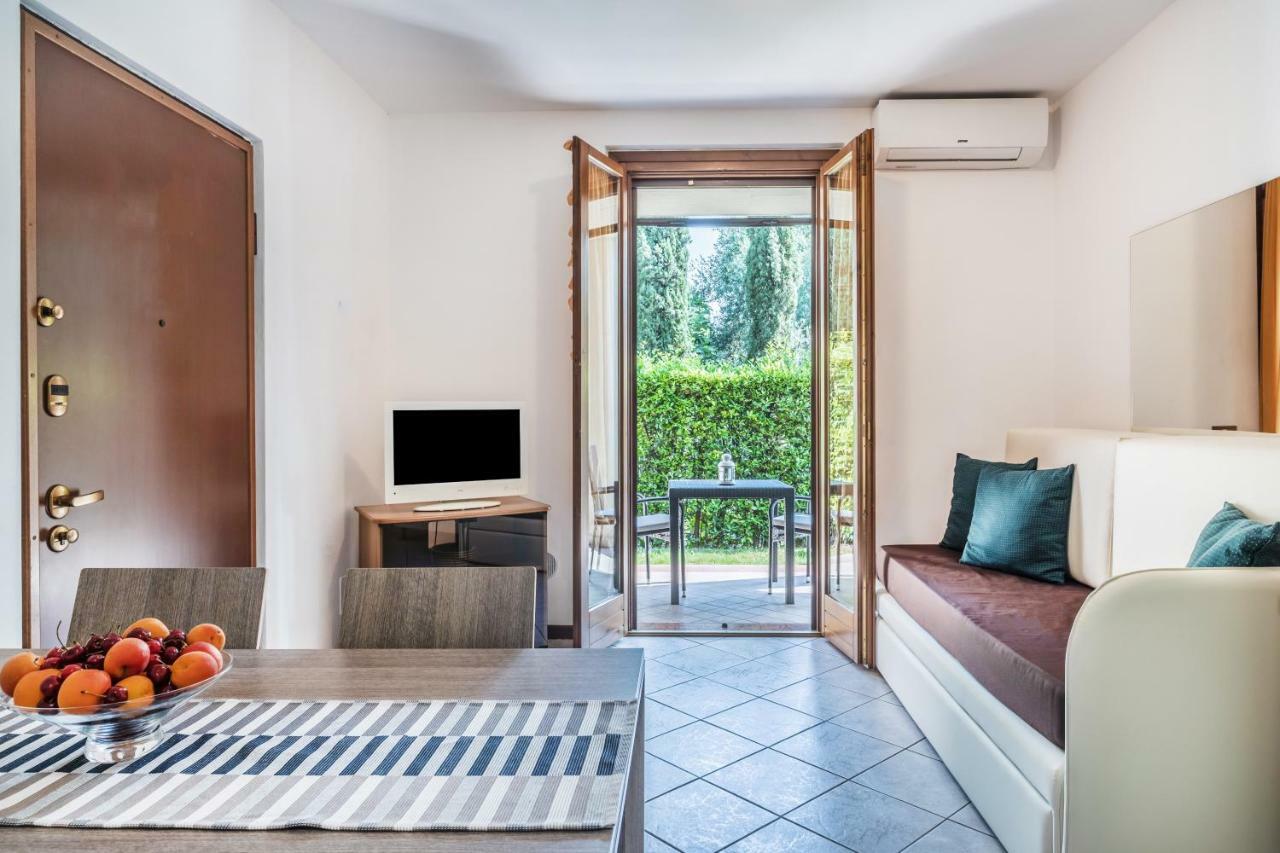 Residence Nuove Terme Sirmione Bagian luar foto