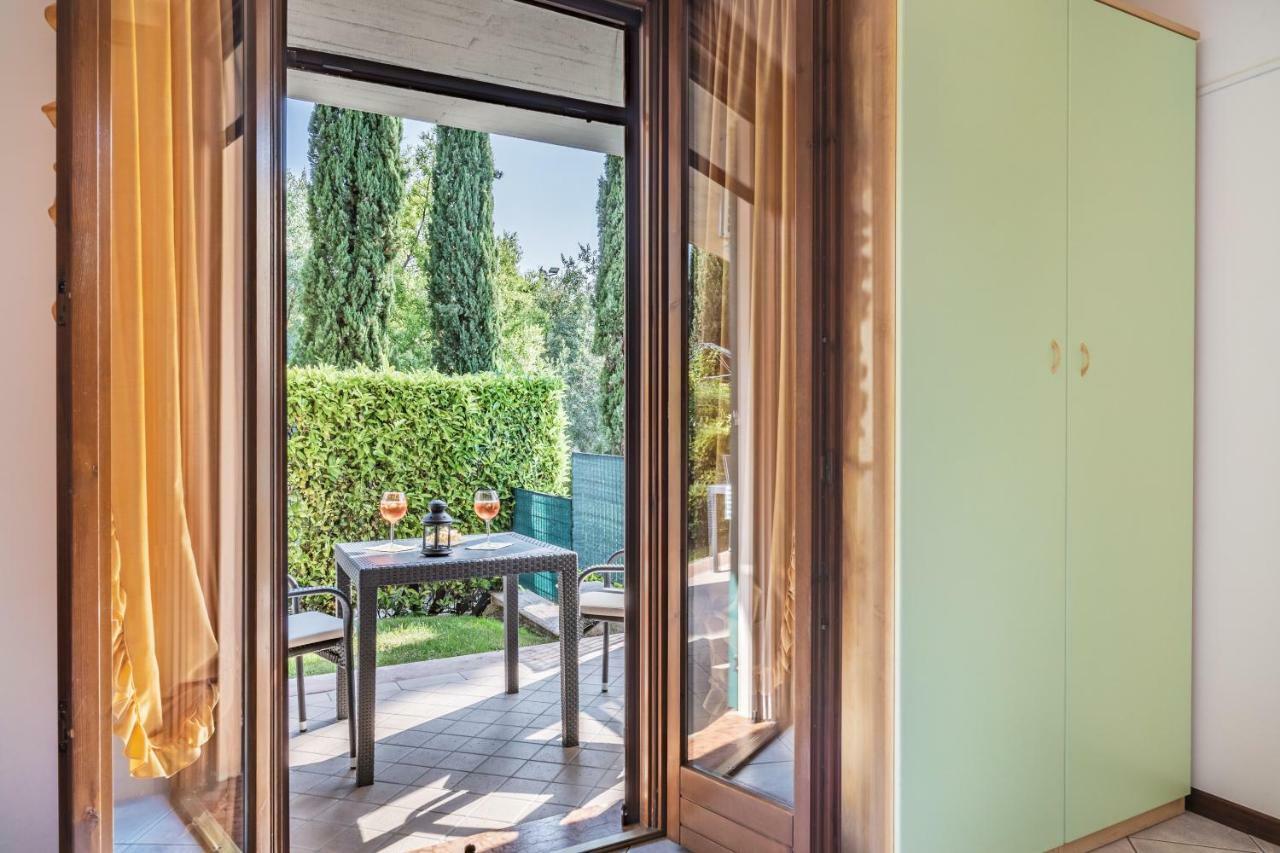 Residence Nuove Terme Sirmione Bagian luar foto